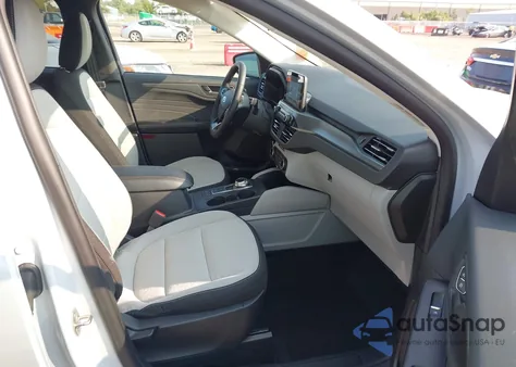 2025 Ford Escape Active z USA, uszkodzony, nr VIN 1FMCU9GN4SUB56895